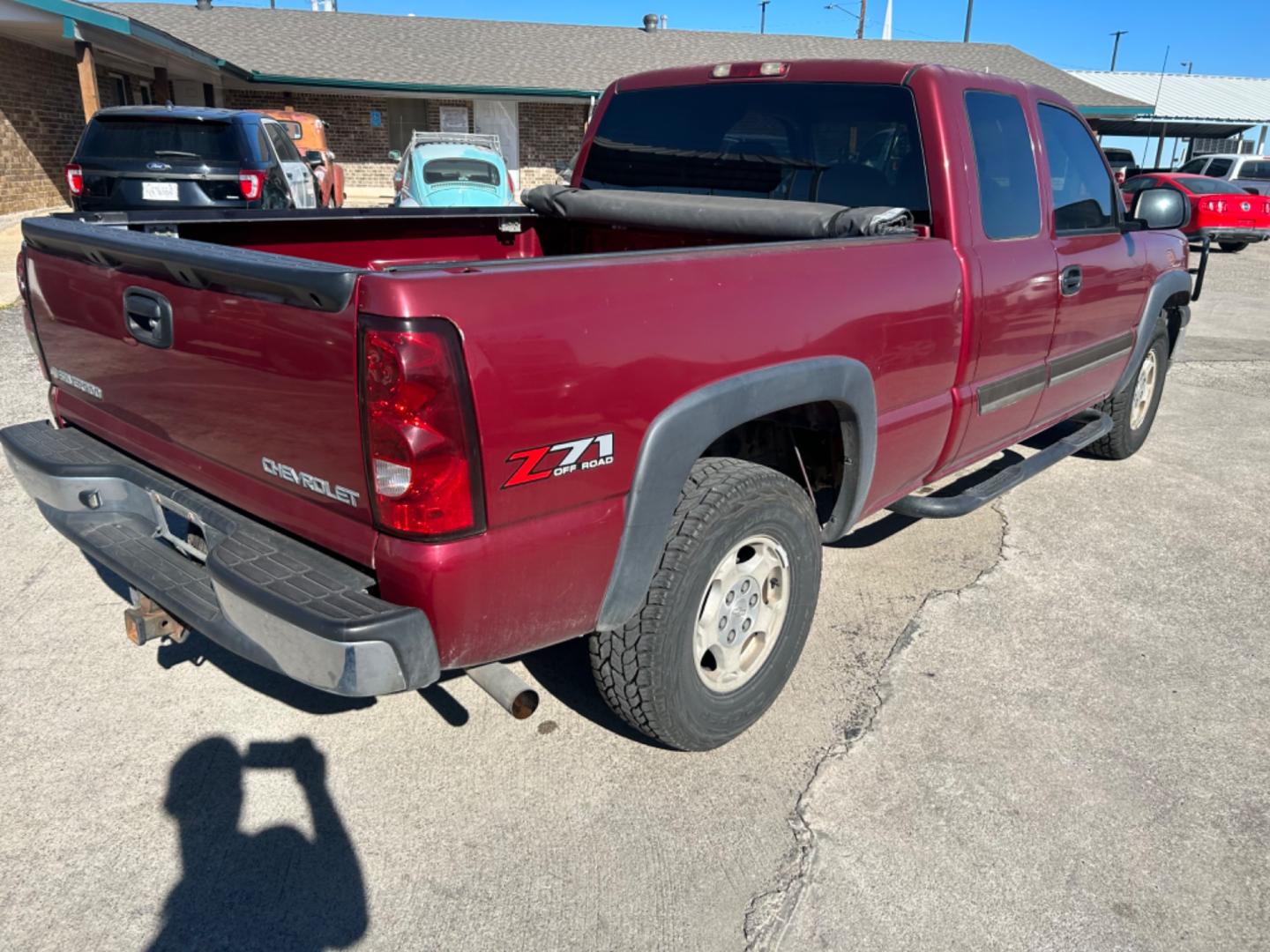 2004 Red Chevrolet Silverado 1500 (1GCEK19T64E) , located at 1687 Business 35 S, New Braunfels, TX, 78130, (830) 625-7159, 29.655487, -98.051491 - Photo#3